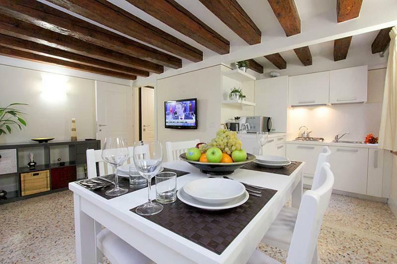 Alberto Apartment In Венеция Экстерьер фото